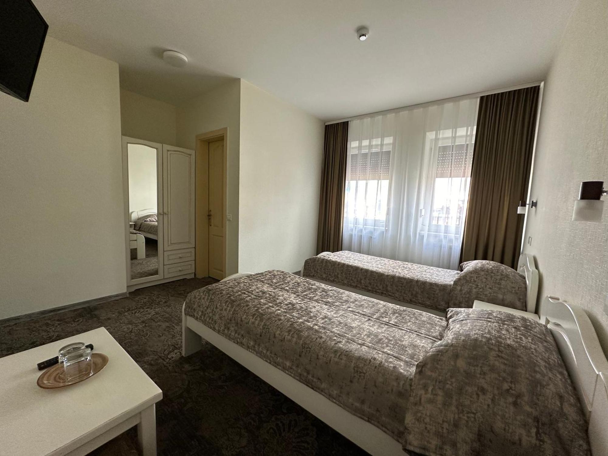 Keta Hotel มาริยามโปเล ภายนอก รูปภาพ